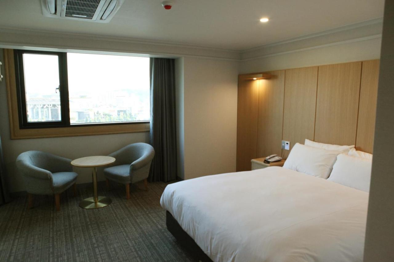 Hotel Dongbang Jinju Exterior foto